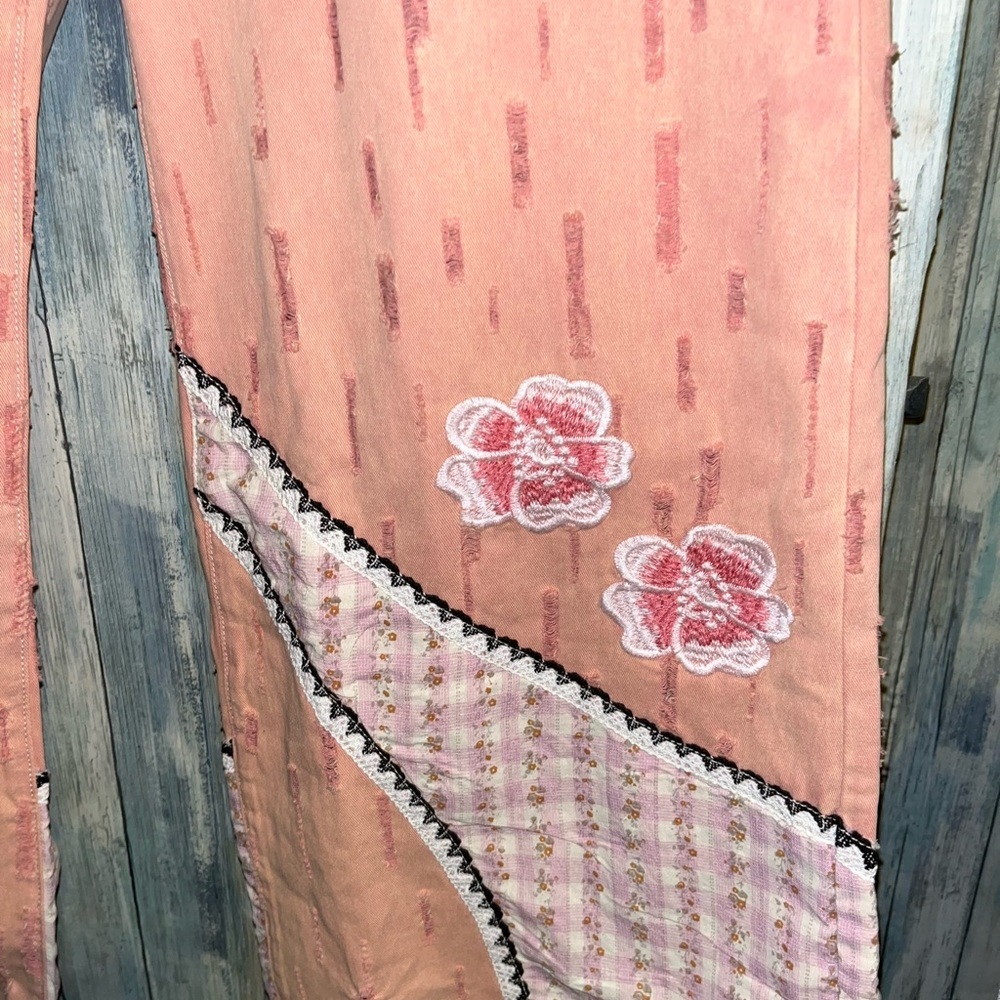 POL Large Coral Pink Wide-Leg Patchwork Floral Pants - Picture 4 of 8